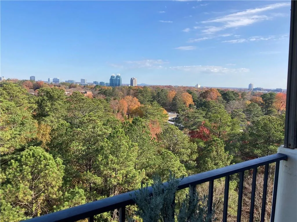 300 Johnson Ferry Road Ne Unit A1007, Sandy Springs, Georgia 30328, 2 Bedrooms Bedrooms, ,2 BathroomsBathrooms,Residential,Sold,300 Johnson Ferry Road Ne Unit A1007,7152344