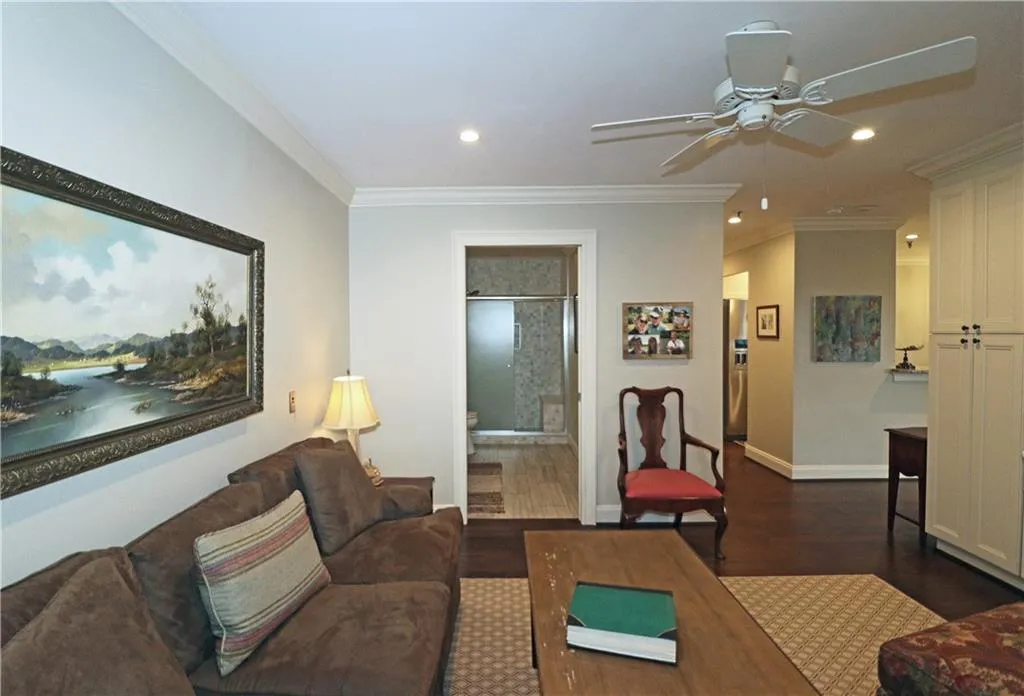 300 Johnson Ferry Road Ne Unit A1007, Sandy Springs, Georgia 30328, 2 Bedrooms Bedrooms, ,2 BathroomsBathrooms,Residential,Sold,300 Johnson Ferry Road Ne Unit A1007,7152344