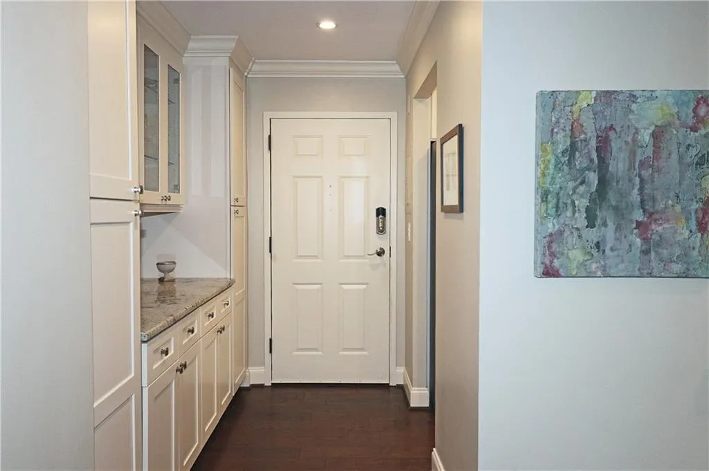 300 Johnson Ferry Road Ne Unit A1007, Sandy Springs, Georgia 30328, 2 Bedrooms Bedrooms, ,2 BathroomsBathrooms,Residential,Sold,300 Johnson Ferry Road Ne Unit A1007,7152344