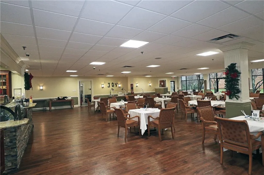 300 Johnson Ferry Road Ne Unit A1007, Sandy Springs, Georgia 30328, 2 Bedrooms Bedrooms, ,2 BathroomsBathrooms,Residential,Sold,300 Johnson Ferry Road Ne Unit A1007,7152344