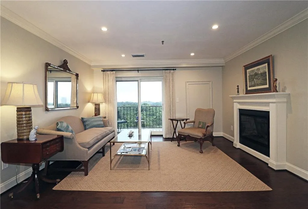 300 Johnson Ferry Road Ne Unit A1007, Sandy Springs, Georgia 30328, 2 Bedrooms Bedrooms, ,2 BathroomsBathrooms,Residential,Sold,300 Johnson Ferry Road Ne Unit A1007,7152344