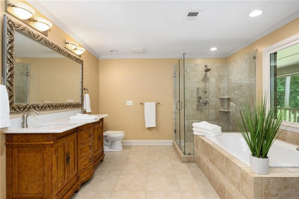9735 Huntcliff Trace, Sandy Springs, Georgia 30350, 5 Bedrooms Bedrooms, ,4 BathroomsBathrooms,Residential,Sold,9735 Huntcliff Trace,6925022