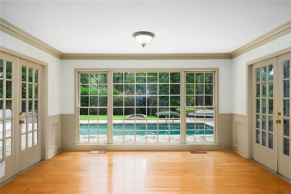 9735 Huntcliff Trace, Sandy Springs, Georgia 30350, 5 Bedrooms Bedrooms, ,4 BathroomsBathrooms,Residential,Sold,9735 Huntcliff Trace,6925022