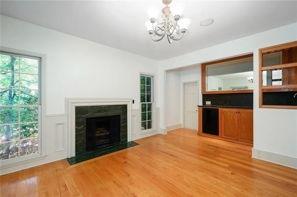 9735 Huntcliff Trace, Sandy Springs, Georgia 30350, 5 Bedrooms Bedrooms, ,4 BathroomsBathrooms,Residential,Sold,9735 Huntcliff Trace,6925022