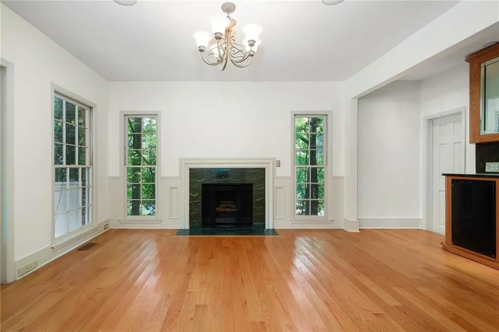 9735 Huntcliff Trace, Sandy Springs, Georgia 30350, 5 Bedrooms Bedrooms, ,4 BathroomsBathrooms,Residential,Sold,9735 Huntcliff Trace,6925022