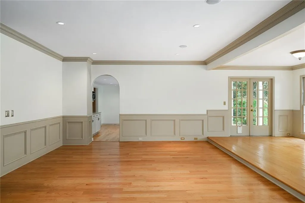 9735 Huntcliff Trace, Sandy Springs, Georgia 30350, 5 Bedrooms Bedrooms, ,4 BathroomsBathrooms,Residential,Sold,9735 Huntcliff Trace,6925022