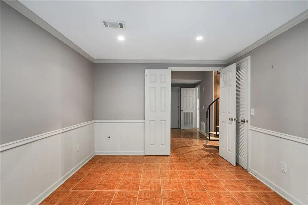9735 Huntcliff Trace, Sandy Springs, Georgia 30350, 5 Bedrooms Bedrooms, ,4 BathroomsBathrooms,Residential,Sold,9735 Huntcliff Trace,6925022