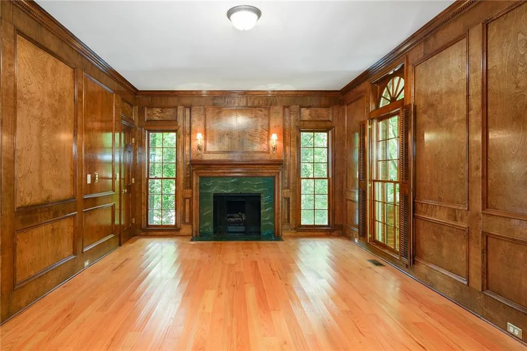 9735 Huntcliff Trace, Sandy Springs, Georgia 30350, 5 Bedrooms Bedrooms, ,4 BathroomsBathrooms,Residential,Sold,9735 Huntcliff Trace,6925022