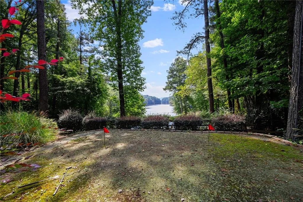 9735 Huntcliff Trace, Sandy Springs, Georgia 30350, 5 Bedrooms Bedrooms, ,4 BathroomsBathrooms,Residential,Sold,9735 Huntcliff Trace,6925022