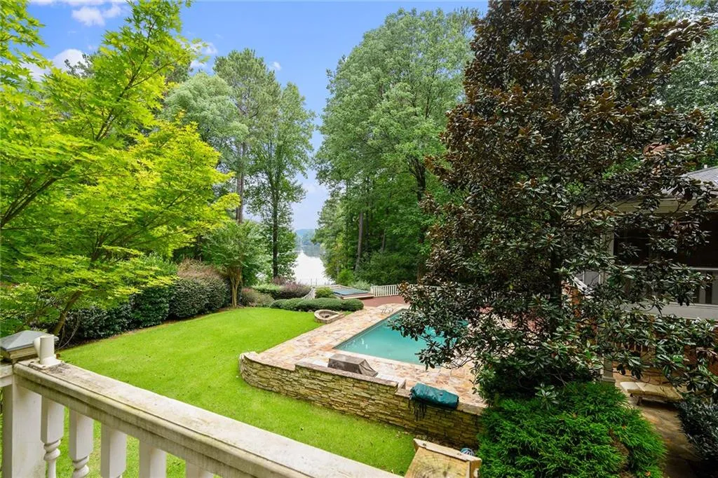 9735 Huntcliff Trace, Sandy Springs, Georgia 30350, 5 Bedrooms Bedrooms, ,4 BathroomsBathrooms,Residential,Sold,9735 Huntcliff Trace,6925022