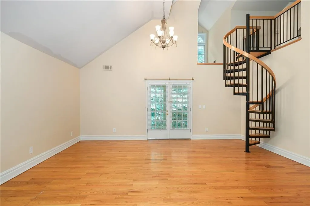 9735 Huntcliff Trace, Sandy Springs, Georgia 30350, 5 Bedrooms Bedrooms, ,4 BathroomsBathrooms,Residential,Sold,9735 Huntcliff Trace,6925022