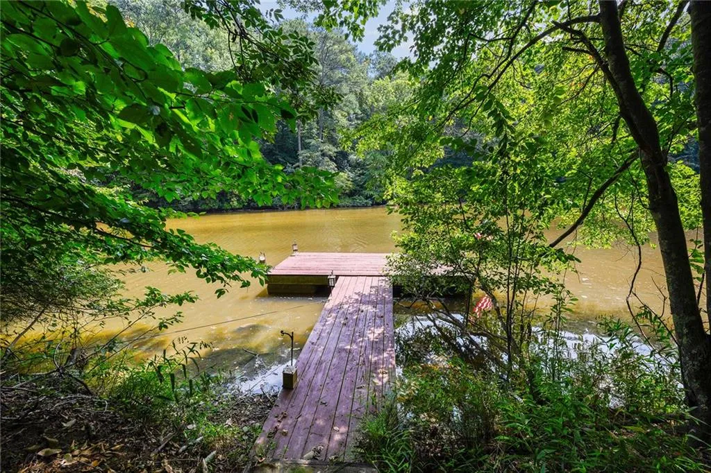 9735 Huntcliff Trace, Sandy Springs, Georgia 30350, 5 Bedrooms Bedrooms, ,4 BathroomsBathrooms,Residential,Sold,9735 Huntcliff Trace,6925022