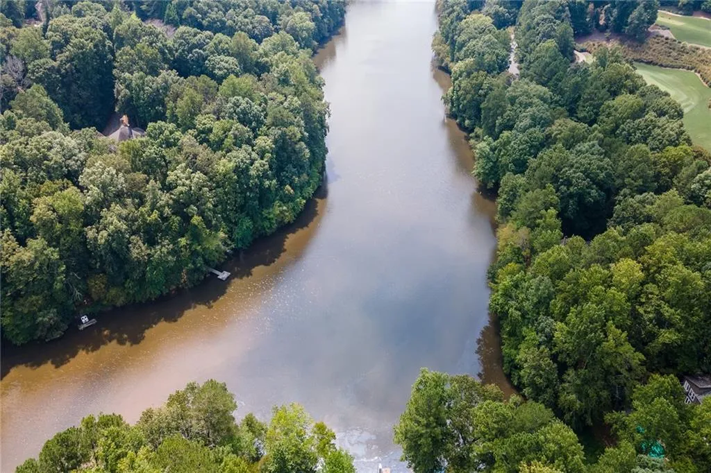 9735 Huntcliff Trace, Sandy Springs, Georgia 30350, 5 Bedrooms Bedrooms, ,4 BathroomsBathrooms,Residential,Sold,9735 Huntcliff Trace,6925022