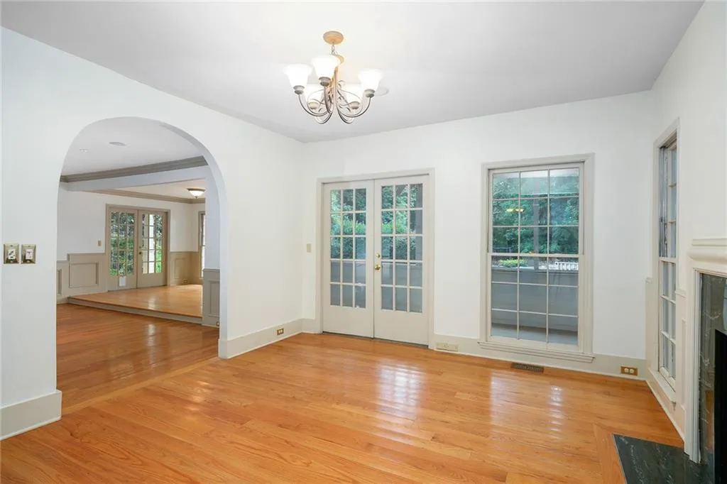 9735 Huntcliff Trace, Sandy Springs, Georgia 30350, 5 Bedrooms Bedrooms, ,4 BathroomsBathrooms,Residential,Sold,9735 Huntcliff Trace,6925022