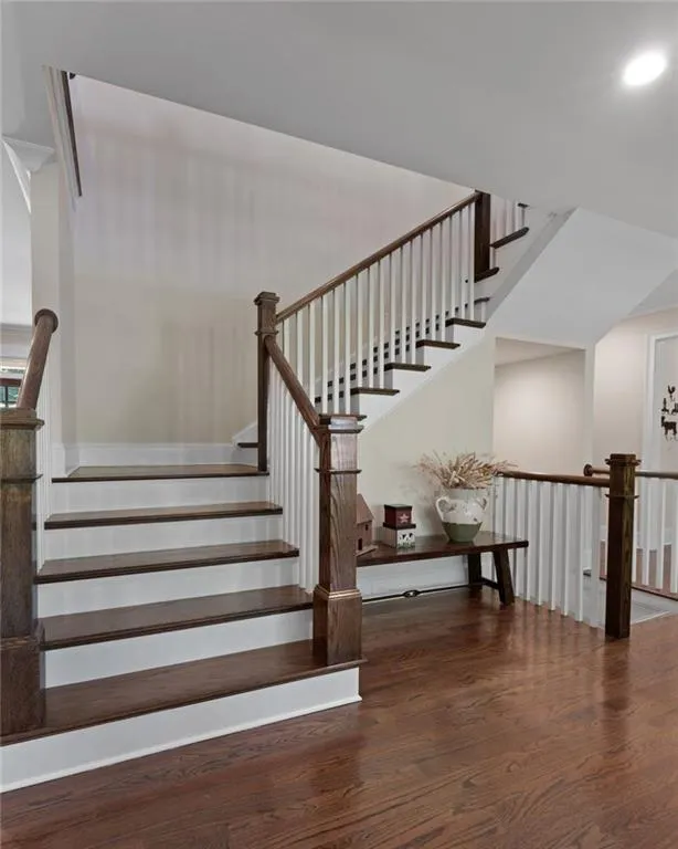 5000 Lazarian Court, Sandy Springs, Georgia 30350, 5 Bedrooms Bedrooms, ,4 BathroomsBathrooms,Residential,Sold,5000 Lazarian Court,7410507