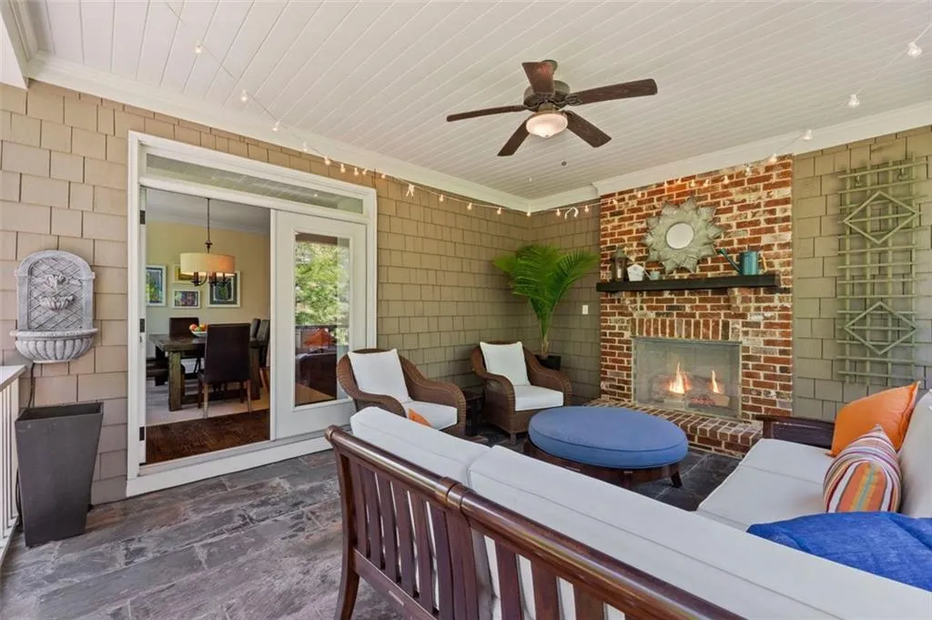 5000 Lazarian Court, Sandy Springs, Georgia 30350, 5 Bedrooms Bedrooms, ,4 BathroomsBathrooms,Residential,Sold,5000 Lazarian Court,7410507