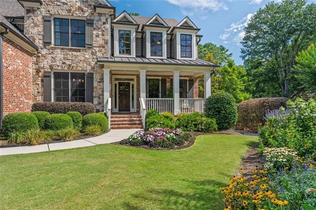 5000 Lazarian Court, Sandy Springs, Georgia 30350, 5 Bedrooms Bedrooms, ,4 BathroomsBathrooms,Residential,Sold,5000 Lazarian Court,7410507