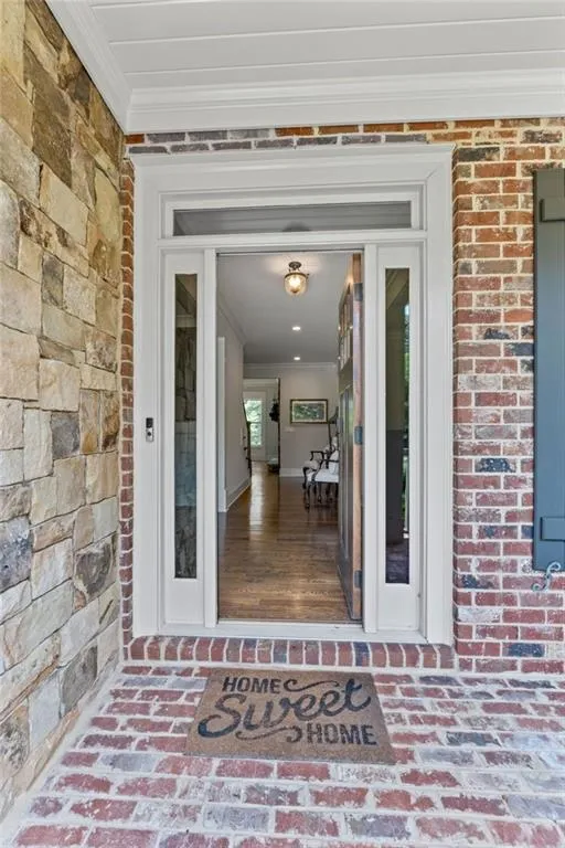 5000 Lazarian Court, Sandy Springs, Georgia 30350, 5 Bedrooms Bedrooms, ,4 BathroomsBathrooms,Residential,Sold,5000 Lazarian Court,7410507