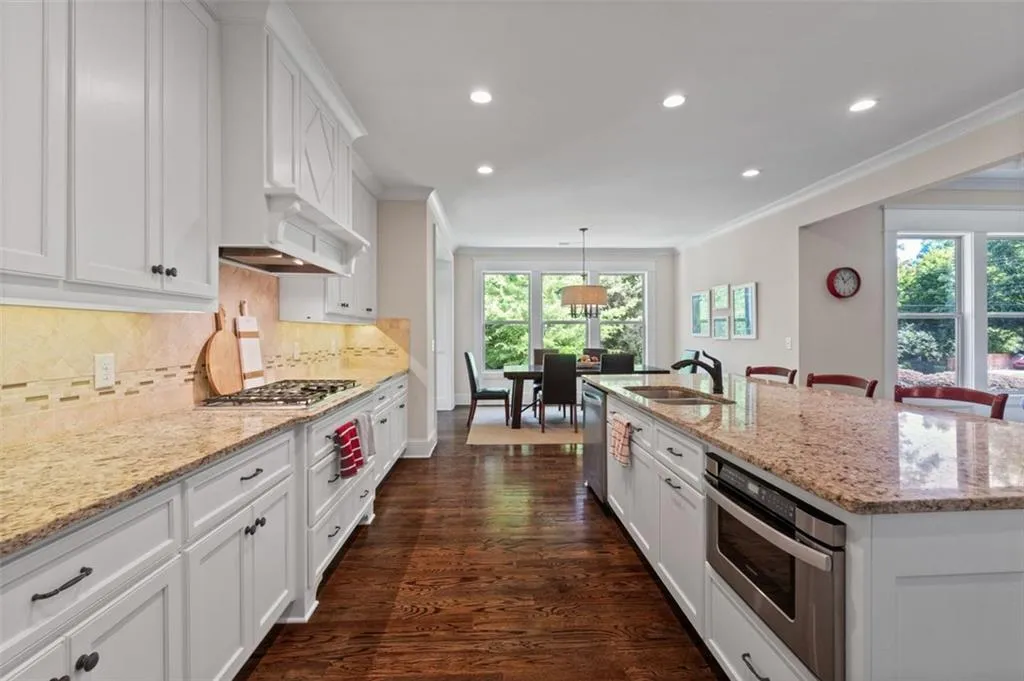 5000 Lazarian Court, Sandy Springs, Georgia 30350, 5 Bedrooms Bedrooms, ,4 BathroomsBathrooms,Residential,Sold,5000 Lazarian Court,7410507