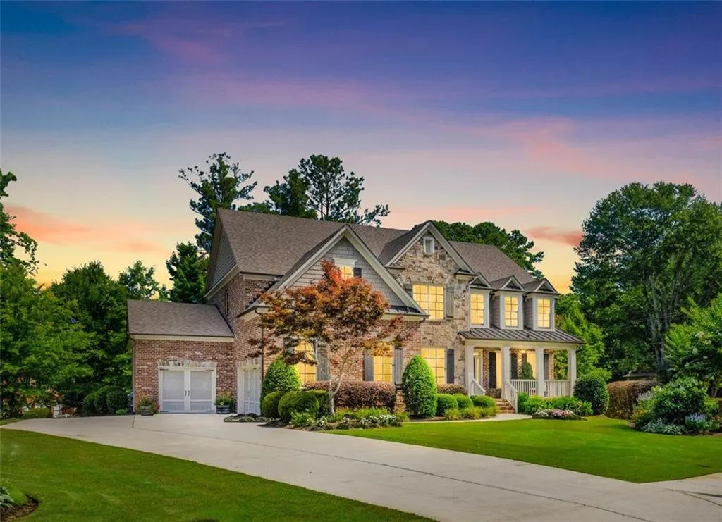 5000 Lazarian Court, Sandy Springs, Georgia 30350, 5 Bedrooms Bedrooms, ,4 BathroomsBathrooms,Residential,Sold,5000 Lazarian Court,7410507