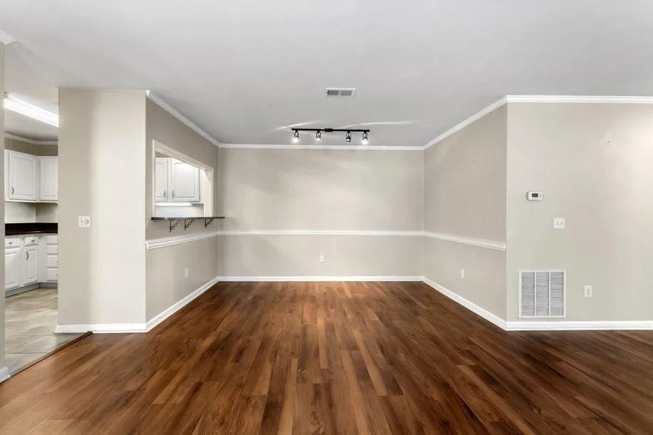 802 Abingdon Way, Sandy Springs, Georgia 30328, 2 Bedrooms Bedrooms, ,2 BathroomsBathrooms,Residential,Sold,802 Abingdon Way,6887208