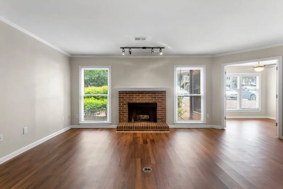 802 Abingdon Way, Sandy Springs, Georgia 30328, 2 Bedrooms Bedrooms, ,2 BathroomsBathrooms,Residential,Sold,802 Abingdon Way,6887208