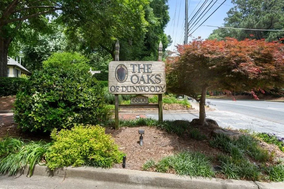 802 Abingdon Way, Sandy Springs, Georgia 30328, 2 Bedrooms Bedrooms, ,2 BathroomsBathrooms,Residential,Sold,802 Abingdon Way,6887208