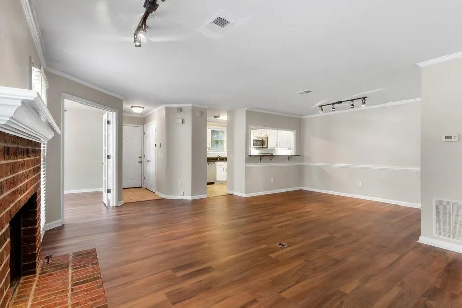 802 Abingdon Way, Sandy Springs, Georgia 30328, 2 Bedrooms Bedrooms, ,2 BathroomsBathrooms,Residential,Sold,802 Abingdon Way,6887208