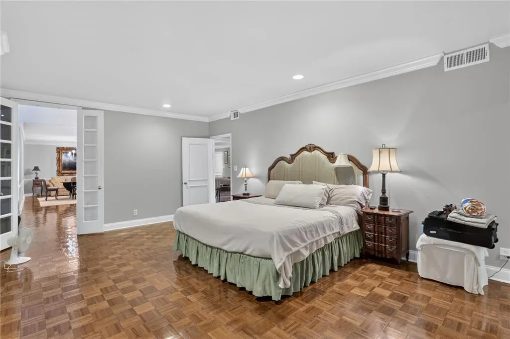 2734 Peachtree Road Nw Unit A201, Atlanta, Georgia 30305, 2 Bedrooms Bedrooms, 0 ,2 BathroomsBathrooms,Residential,For Sale,2734 Peachtree Road Nw Unit A201,7815075