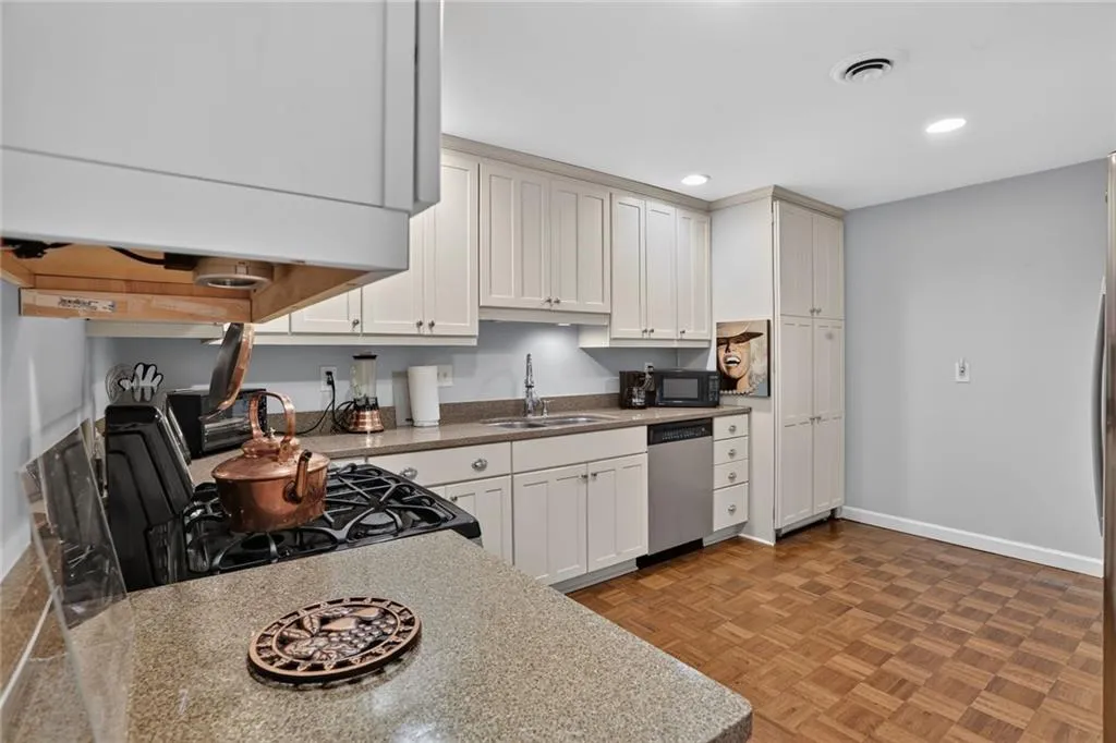 2734 Peachtree Road Nw Unit A201, Atlanta, Georgia 30305, 2 Bedrooms Bedrooms, 0 ,2 BathroomsBathrooms,Residential,For Sale,2734 Peachtree Road Nw Unit A201,7815075