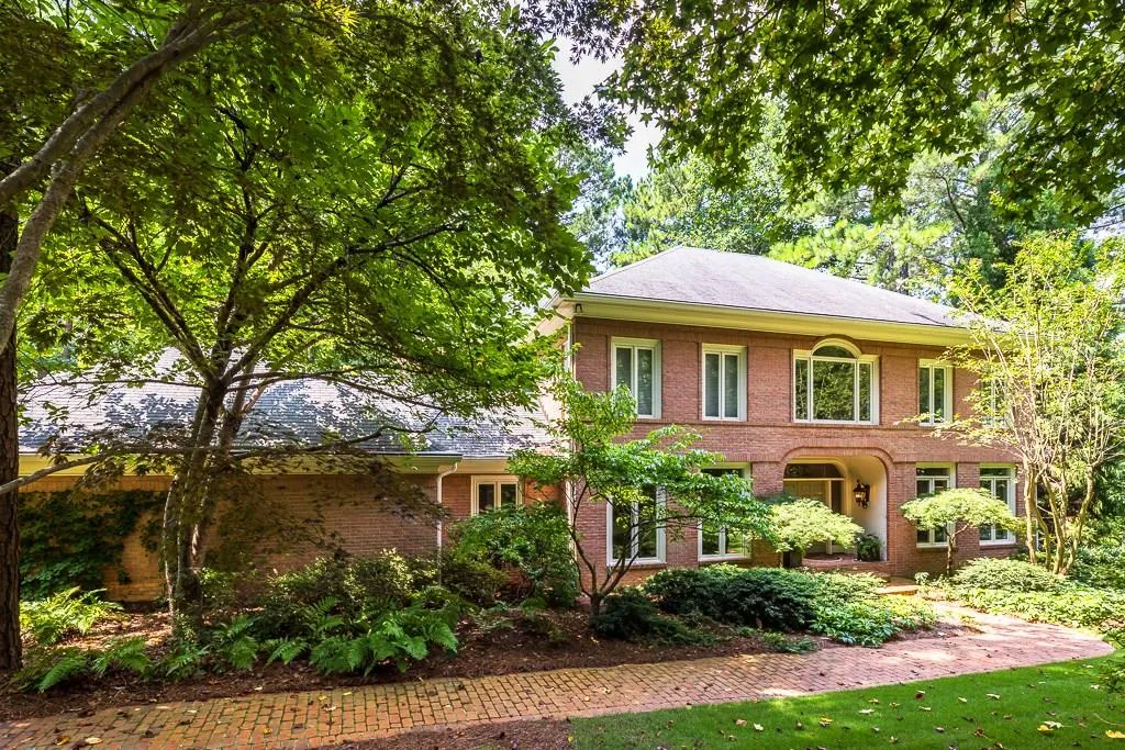 5520 Errol Place, Sandy Springs, Georgia 30327, 4 Bedrooms Bedrooms, ,3 BathroomsBathrooms,Residential,Sold,5520 Errol Place,6054722