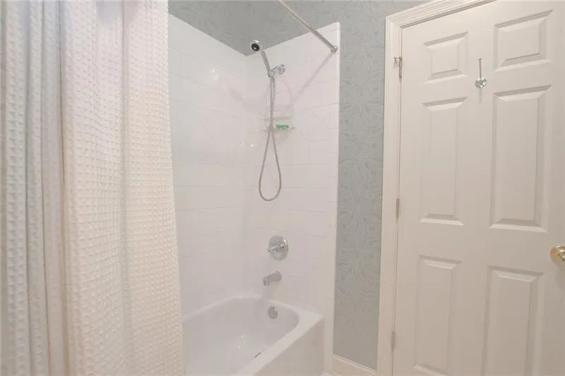 455 Winfield Glen Court, Sandy Springs, Georgia 30342, 4 Bedrooms Bedrooms, ,3 BathroomsBathrooms,Residential,Sold,455 Winfield Glen Court,7113944