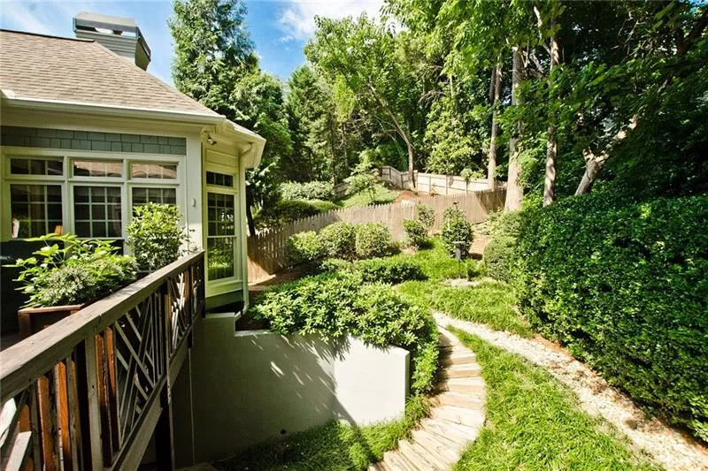 455 Winfield Glen Court, Sandy Springs, Georgia 30342, 4 Bedrooms Bedrooms, ,3 BathroomsBathrooms,Residential,Sold,455 Winfield Glen Court,7113944