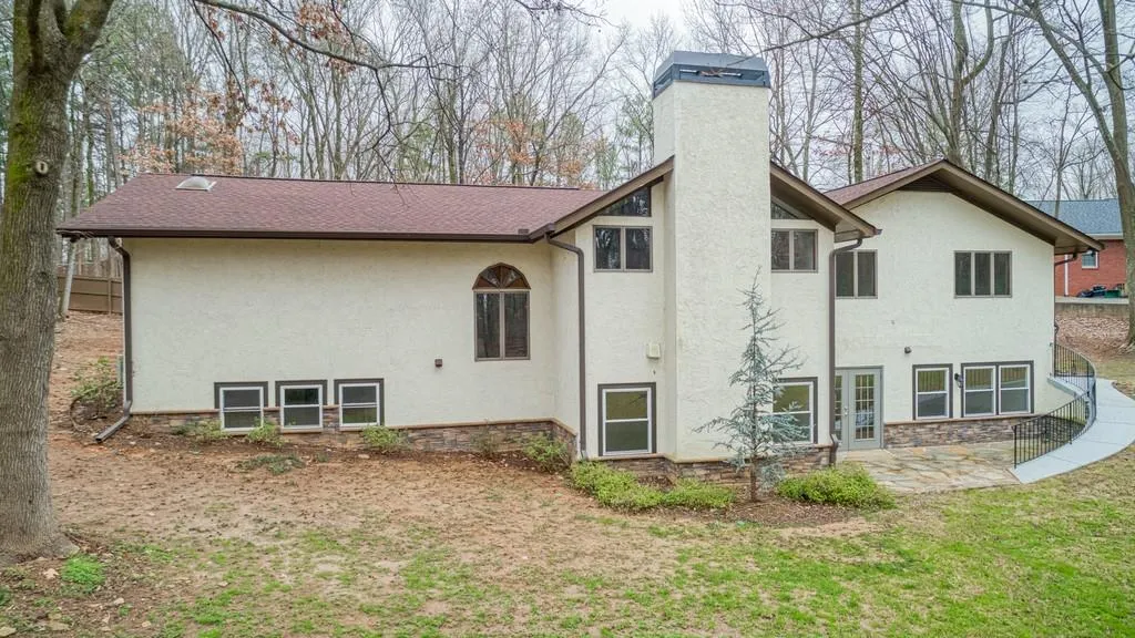 425 Mount Vernon Highway, Sandy Springs, Georgia 30327, 5 Bedrooms Bedrooms, ,4 BathroomsBathrooms,Residential,Sold,425 Mount Vernon Highway,6681600