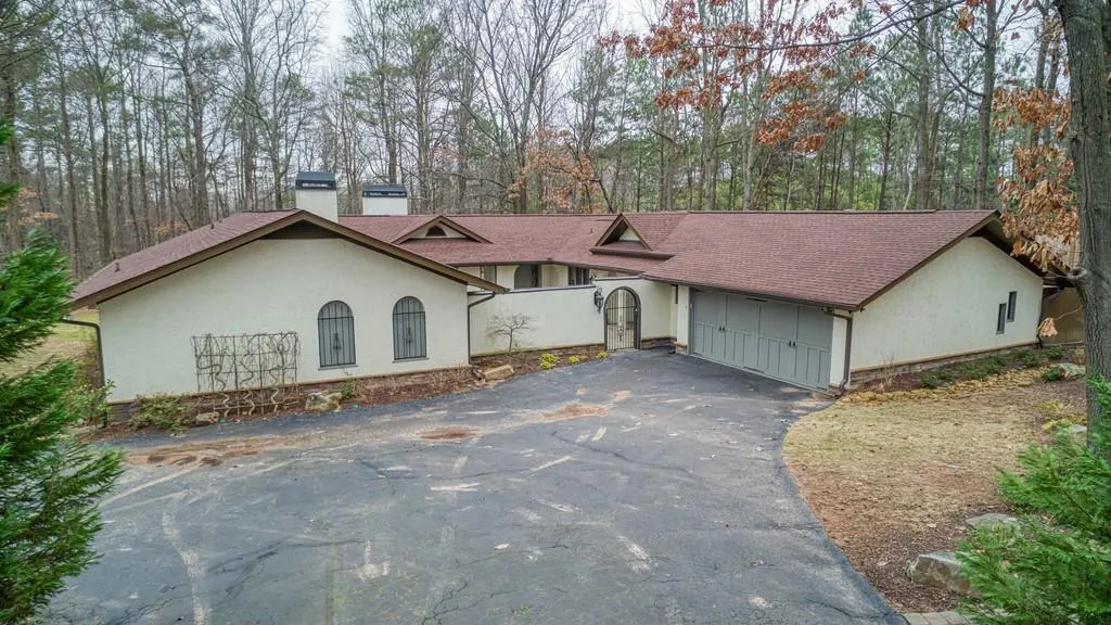 425 Mount Vernon Highway, Sandy Springs, Georgia 30327, 5 Bedrooms Bedrooms, ,4 BathroomsBathrooms,Residential,Sold,425 Mount Vernon Highway,6681600