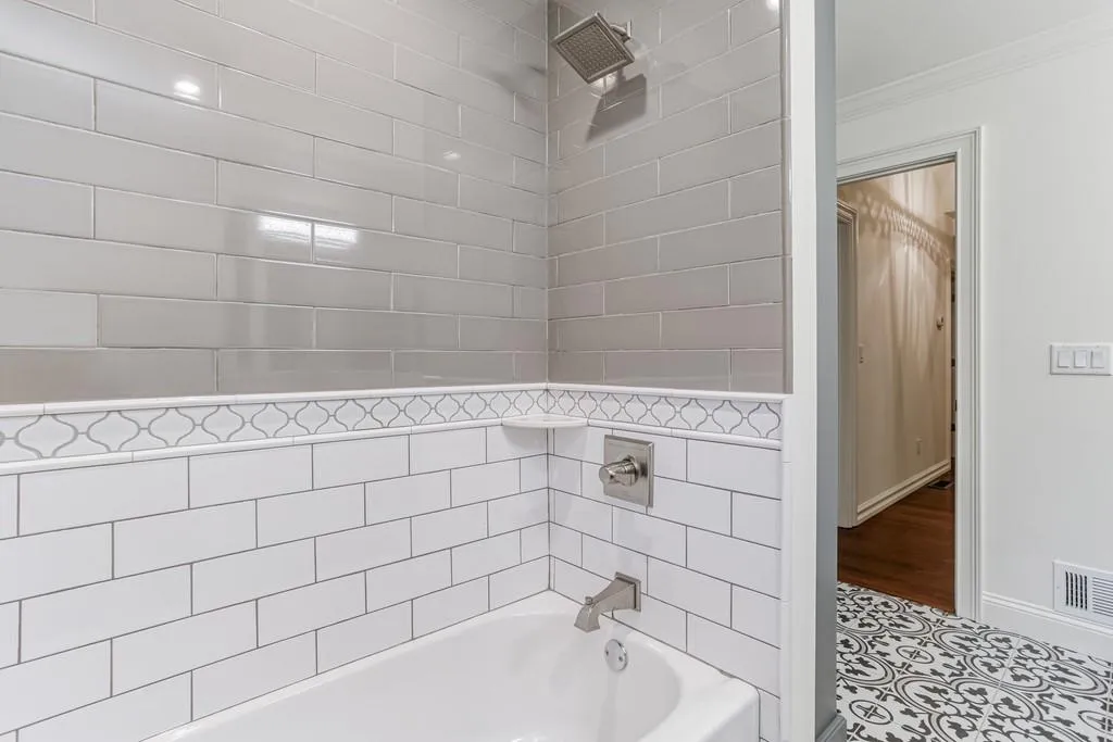 425 Mount Vernon Highway, Sandy Springs, Georgia 30327, 5 Bedrooms Bedrooms, ,4 BathroomsBathrooms,Residential,Sold,425 Mount Vernon Highway,6681600