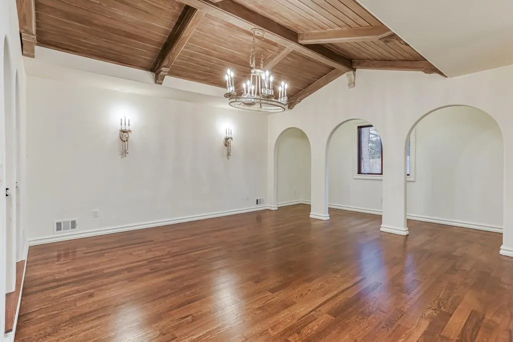 425 Mount Vernon Highway, Sandy Springs, Georgia 30327, 5 Bedrooms Bedrooms, ,4 BathroomsBathrooms,Residential,Sold,425 Mount Vernon Highway,6681600
