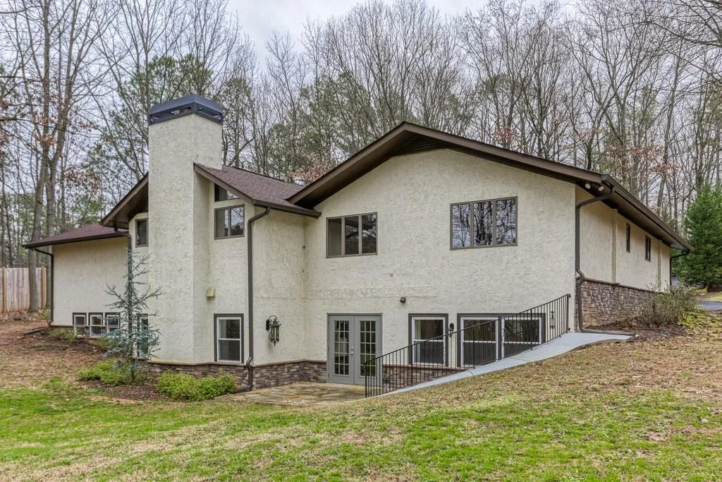 425 Mount Vernon Highway, Sandy Springs, Georgia 30327, 5 Bedrooms Bedrooms, ,4 BathroomsBathrooms,Residential,Sold,425 Mount Vernon Highway,6681600