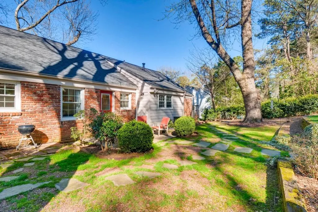 125 Chaseland Road, Sandy Springs, Georgia 30328, 3 Bedrooms Bedrooms, ,2 BathroomsBathrooms,Residential,Sold,125 Chaseland Road,5973353