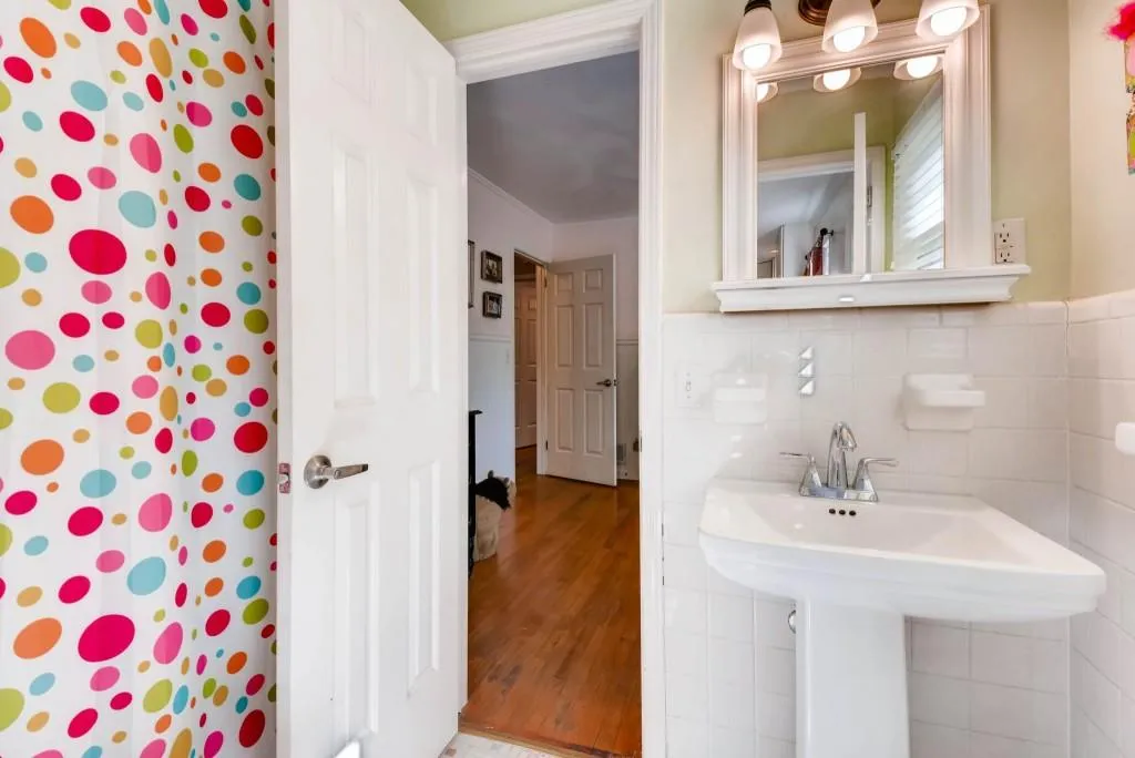 125 Chaseland Road, Sandy Springs, Georgia 30328, 3 Bedrooms Bedrooms, ,2 BathroomsBathrooms,Residential,Sold,125 Chaseland Road,5973353