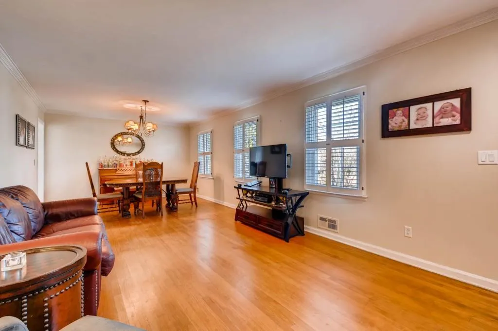 125 Chaseland Road, Sandy Springs, Georgia 30328, 3 Bedrooms Bedrooms, ,2 BathroomsBathrooms,Residential,Sold,125 Chaseland Road,5973353