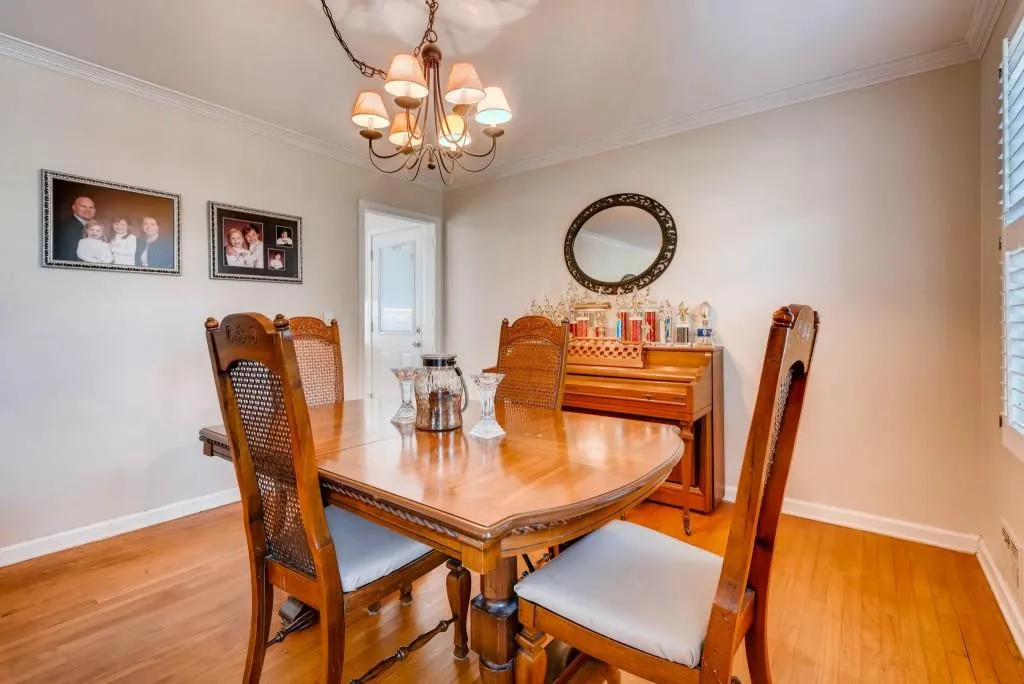 125 Chaseland Road, Sandy Springs, Georgia 30328, 3 Bedrooms Bedrooms, ,2 BathroomsBathrooms,Residential,Sold,125 Chaseland Road,5973353