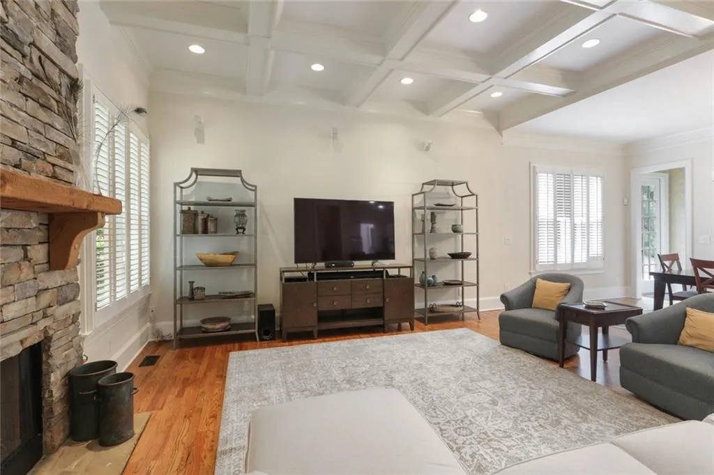 700 Lake Summit Drive, Atlanta, Georgia 30342, 6 Bedrooms Bedrooms, ,5 BathroomsBathrooms,Residential,Sold,700 Lake Summit Drive,6780965