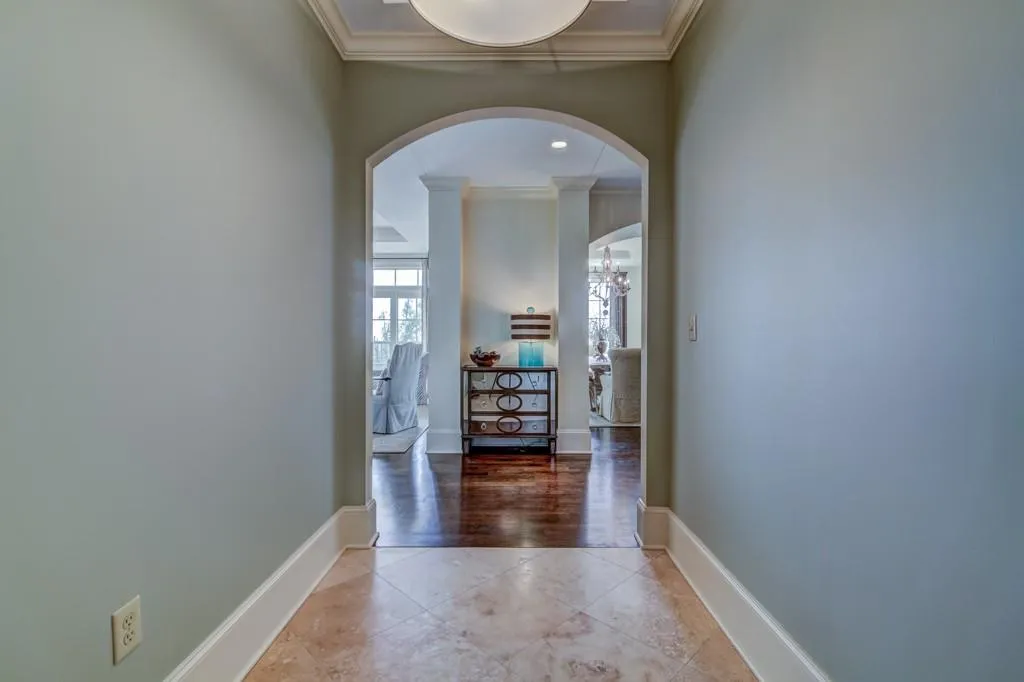 2700 Paces Ferry Road Se Unit 402, Atlanta, Georgia 30339, 2 Bedrooms Bedrooms, ,2 BathroomsBathrooms,Residential,Sold,2700 Paces Ferry Road Se Unit 402,5901780