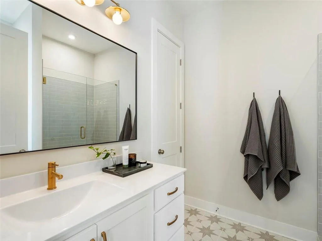 1289 Longreen Terrace Nw Unit 165, Atlanta, Georgia 30318, 2 Bedrooms Bedrooms, ,2 BathroomsBathrooms,Residential,For Sale,1289 Longreen Terrace Nw Unit 165,7618746