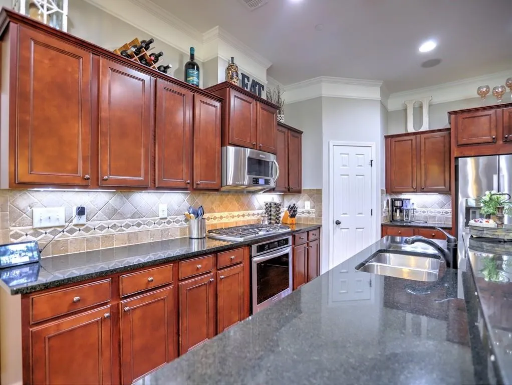 5525 Parkerton Lane Unit 74, Atlanta, Georgia 30342, 3 Bedrooms Bedrooms, ,3 BathroomsBathrooms,Residential,Sold,5525 Parkerton Lane Unit 74,6991719