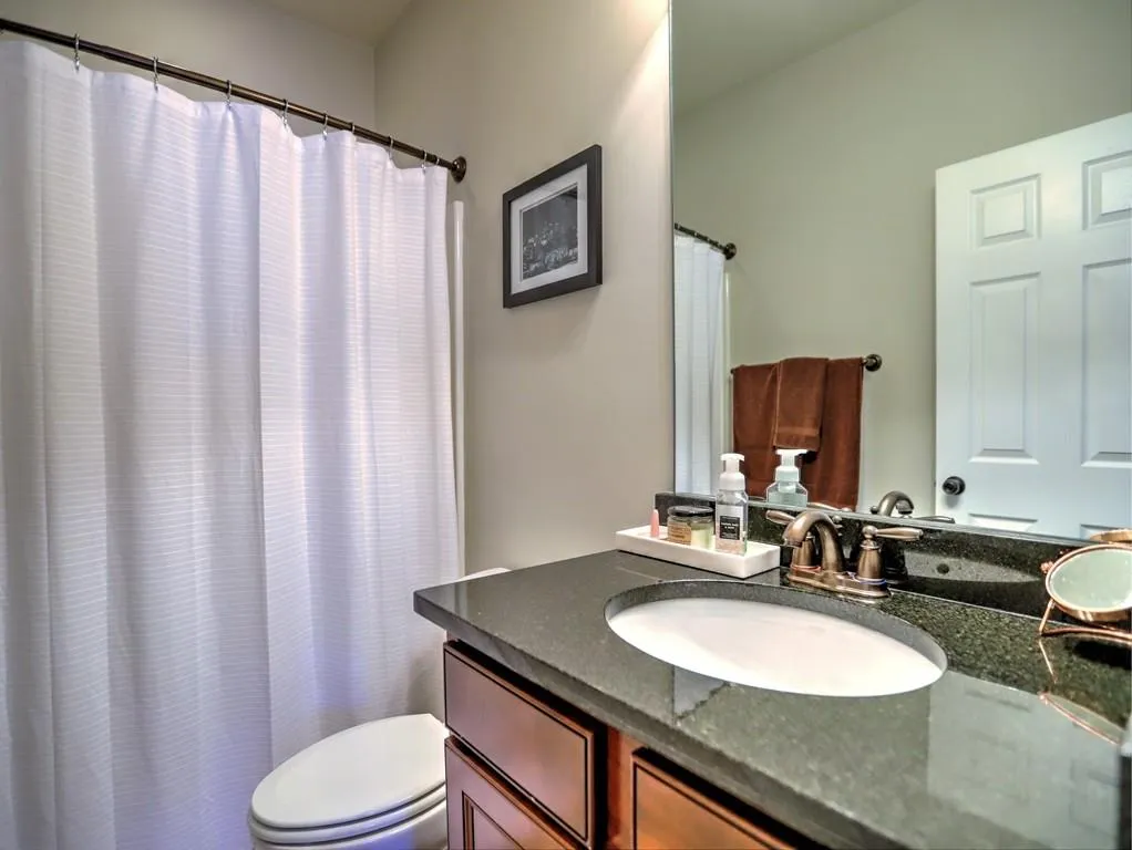 5525 Parkerton Lane Unit 74, Atlanta, Georgia 30342, 3 Bedrooms Bedrooms, ,3 BathroomsBathrooms,Residential,Sold,5525 Parkerton Lane Unit 74,6991719