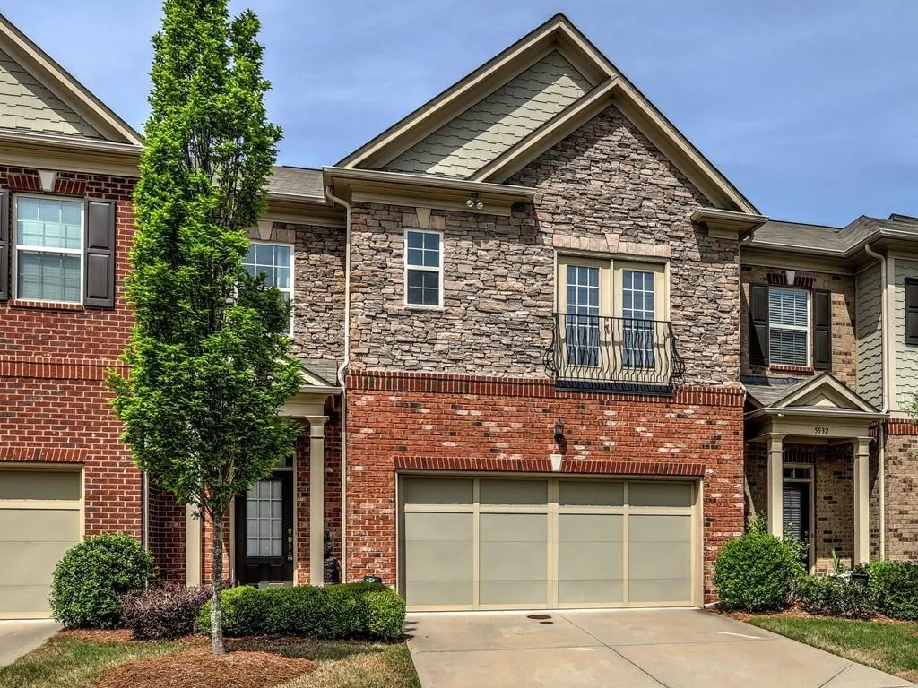 5525 Parkerton Lane Unit 74, Atlanta, Georgia 30342, 3 Bedrooms Bedrooms, ,3 BathroomsBathrooms,Residential,Sold,5525 Parkerton Lane Unit 74,6991719