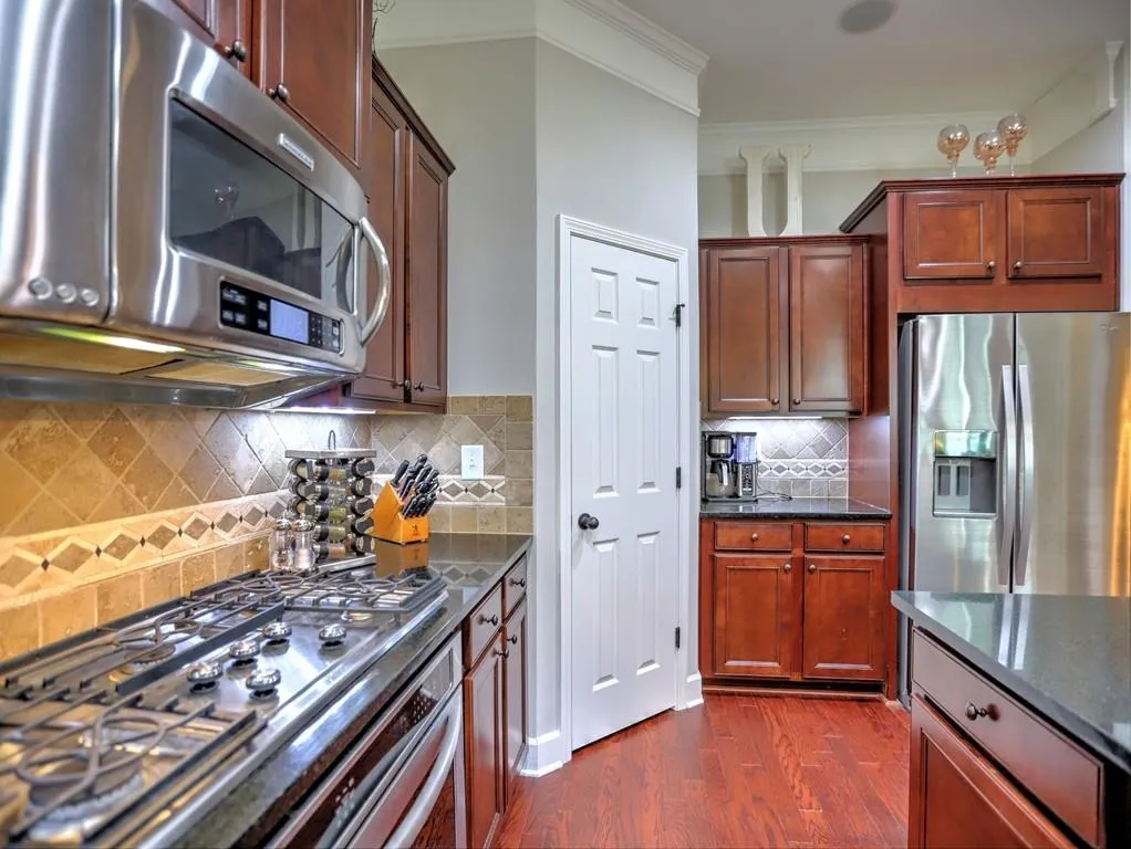 5525 Parkerton Lane Unit 74, Atlanta, Georgia 30342, 3 Bedrooms Bedrooms, ,3 BathroomsBathrooms,Residential,Sold,5525 Parkerton Lane Unit 74,6991719