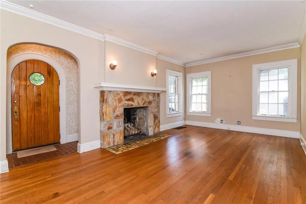 2867 Elliott Circle Ne, Atlanta, Georgia 30305, 2 Bedrooms Bedrooms, ,1 BathroomBathrooms,Residential,Sold,2867 Elliott Circle Ne,5848609